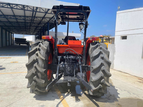 Tractor Kubota M9000 2007 90hp