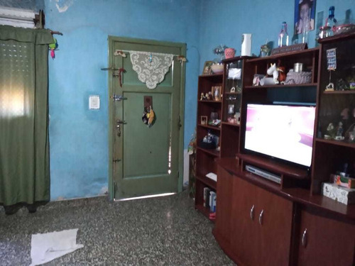 Imagen 2 de 12 de Venta Casa De 3 Dormitirios Y Patio A Reciclar Loma Hermosa