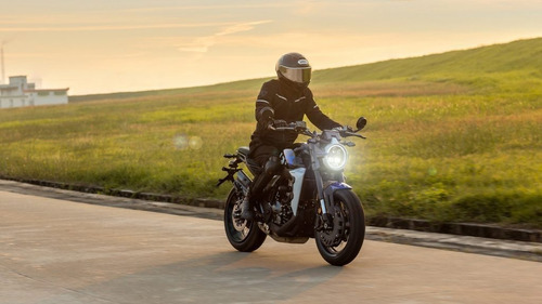 Imagen 14 de 18 de Motocicleta - Zontes - Zt350-gk