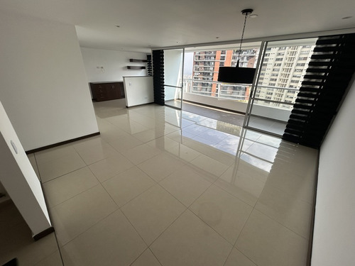 Apartamento En Arriendo Ubicado En El Poblado Sector Los Balsos (23950).