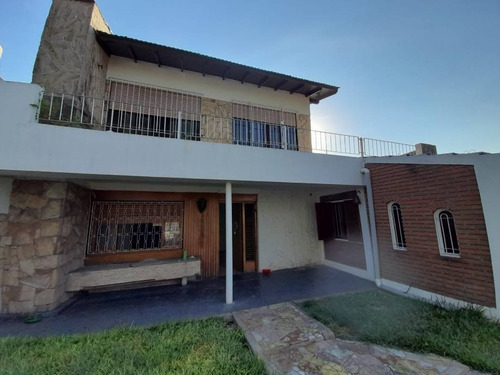 Imagen 2 de 11 de Casa En Venta En Ituzaingo Norte