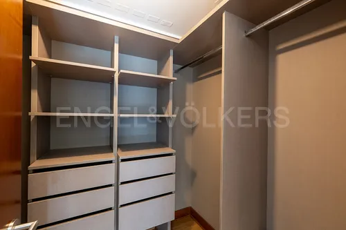 Moderno Departamento En Sector Residencial