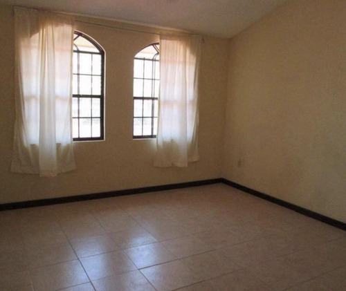 Casa Sola En Venta En Fraccionamiento Lomas Del Chairel, Tampico, Tamaulipas