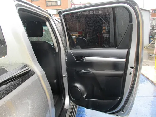 Toyota Hilux 4x4 2400cc Mt Aa