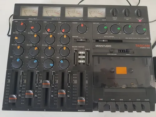 Mesa Tascam Ministudio Play E Gravador Portátil Porta One Mesa Tascam Ministudio Play E Gravador Portátil Porta One