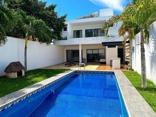 Casa Con 22 Paneles Solares En Venta En Montes De Ame