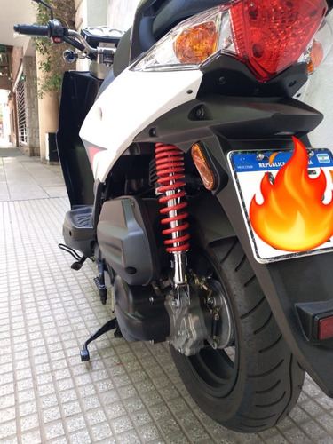 Imagen 8 de 16 de Kymco Agility 125 Rs Con 3500km Como 0km !!!