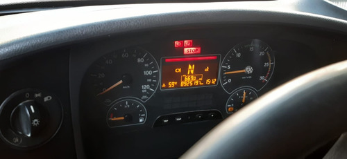 Mb Mercedes Atego 2425 2012 Leito Com Baú De 8,70