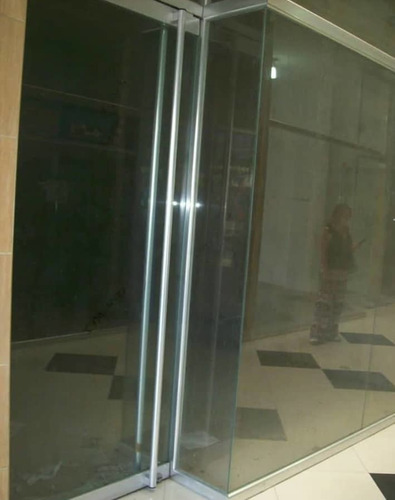 Imagen 2 de 4 de Excelente Local Comercial C.c Bahia Imperial
