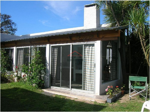 Casa En Playa Brava!- Ref: 3341