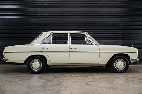 1969 Mercedes Benz 250 W114