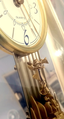 Relógio Musical Seiko Pirâmide Com Melodias E Movimento