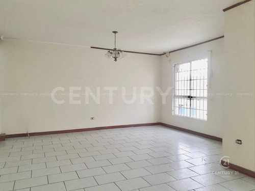 Imagen 2 de 10 de Casa En Renta En Parques De San Felipe