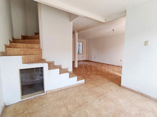 Imagen 6 de 11 de Ledezma Asesores Vende Townhouse En Res. Villa Linda, 70 Metros Av. República, Ciudad Bolívar - Venezuela