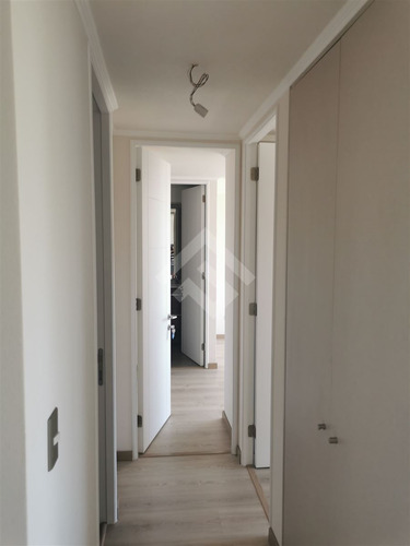 Departamento En Venta De 2 Dorm. 2 Baños Metro Plaza Maipú