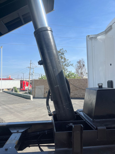 Kenworth T660 Volteo De 14 Mts Minero