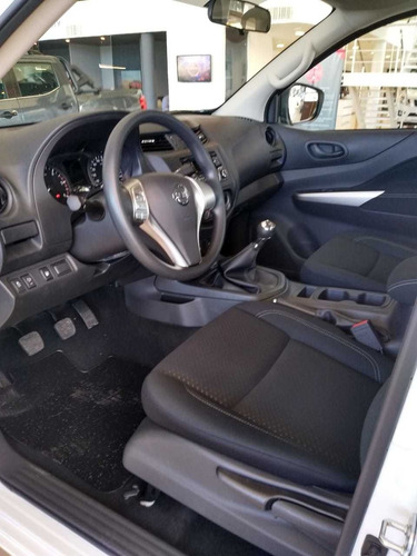 Nissan Frontier 2.3 Se Cd 4x4 Mt #02