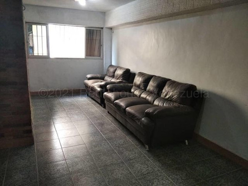 Imagen 4 de 12 de Apartamento En Venta Ruiz Pineda - Caricuao 4