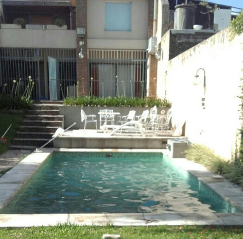 Nuevo Valor!!! Unico Chalet En Dos Plantas Hermoso Con Amplio Parque Quincho Piscina!! Tomo Menor Valor En Parte De Pago F: 7445