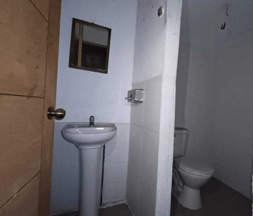 Vende Local Comercial 281/291 M2 (121286)