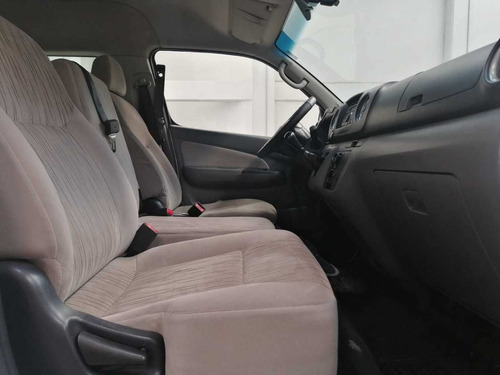 Imagen 12 de 14 de Nissan Urvan 2017 2.5 15 Pas Amplia Aapack Seg Mt