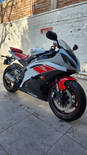 Yamaha R6