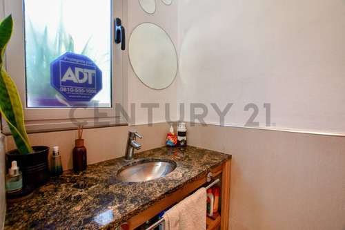 Casa De 3 Dormitorios En Excelente Zona De Villa Elisa