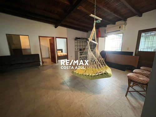 Remax Vende Amplia Casa En Conjunto Los Coralitos Tucacas
