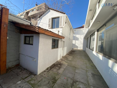 Amplia Casa - Oficina En Venta En El Mejor Barrio De Ñuñoa