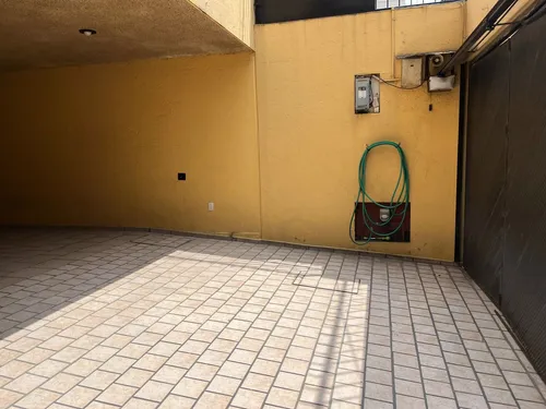 Casa En Venta Para Remodelar En Condominio En Irrigacion