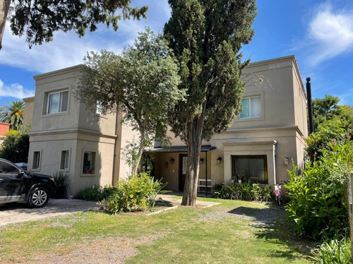 Imagen 2 de 22 de Casa En Venta En Bcdo Villa Flaubert