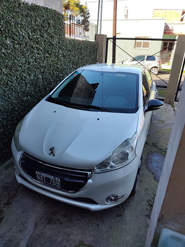 Peugeot 208 1.5 Allure Touchscreen