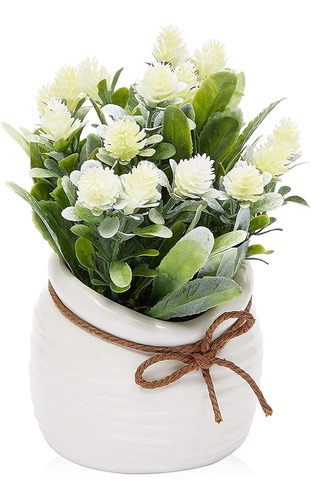 Flores Artificiales Con Pequeño Florero Blanco Decorac...