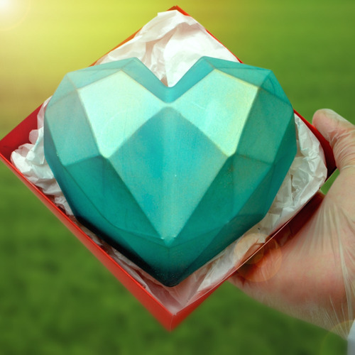 Imagen 2 de 3 de Molde Bwb Corazon Facetado 500g / Lauacu