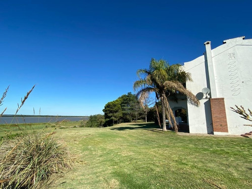 Imagen 18 de 29 de Extensa Casa Quinta Sobre El Rio Paraná