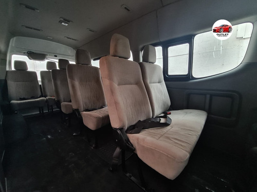 Imagen 12 de 15 de Nissan Urvan 2016