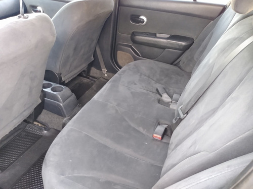 Nissan Tiida 1.8 Visia 2010