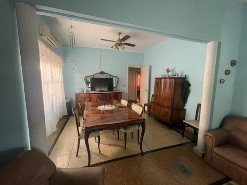 Ituzaingo Norte, Zona Recidensial, A Metros De Av Santa Rosa, Chalet Colonial