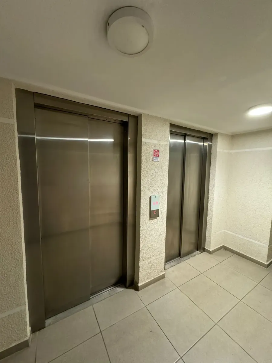 Imagen 3 de 11 de Arriendo Depto 2d 2b Estilo Mariposa Estac.+bodega San Bern