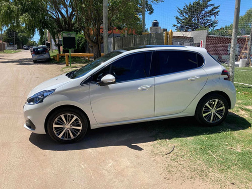Peugeot 208 1.6 Feline 2018