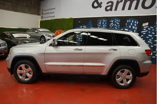 Jeep Grand Cherokee 5.7 Limited Premium V8 4x2 Mt