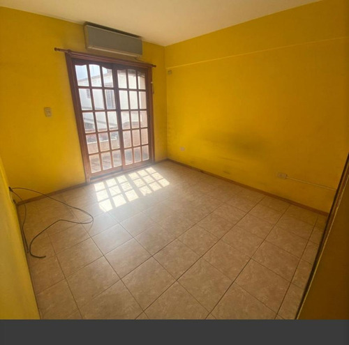 Dúplex En Venta - 2 Dormitorios 2 Baños - Cochera - 100mts2 - Parque Avellaneda