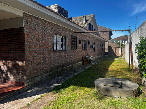 ¡imperdible! Lote Doble Frente Con Casa En Esquina Acassuso