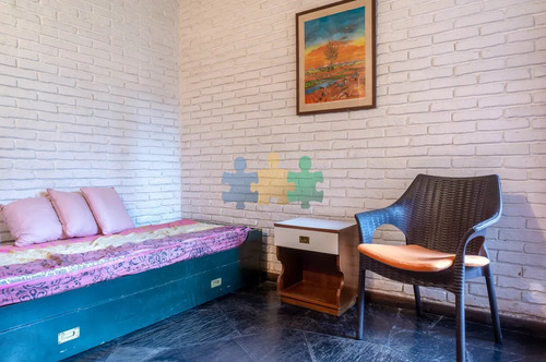 Vende Chalet Tres Dormitorios , Dos Baños Y Dormitorio Y Baño De Servicio - Ref : Eqp3180