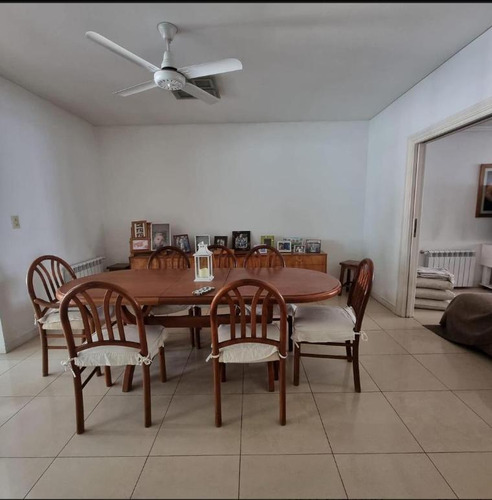 Casa En Venta - 4 Dormitorios 3 Baños - Cochera - 400mts2 - Ituzaingó