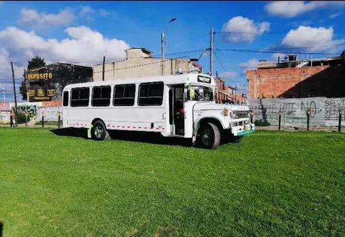 Bus Chevrolet B 60 Particular
