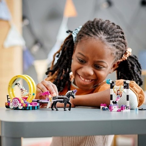 Imagem 5 de 6 de Lego Friends: Acrobacias Mágicas - 223pçs - Lego