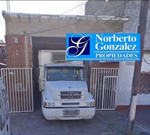 En Venta En Ciudadela A Solo Dos Cuadras De La Avenida Gral Paz; De 90m2 Mas Oficina Con Baño; De Loza Altura 5 Metros F: 9168