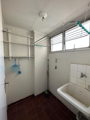 Apto De 1 Dorm. Com Garagem.