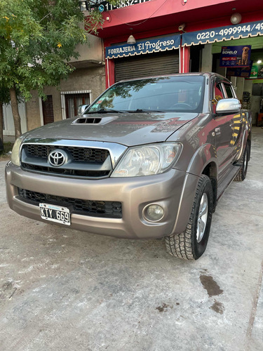 Toyota Hilux 3.0 Cd Srv Cuero I 171cv 4x4 5at